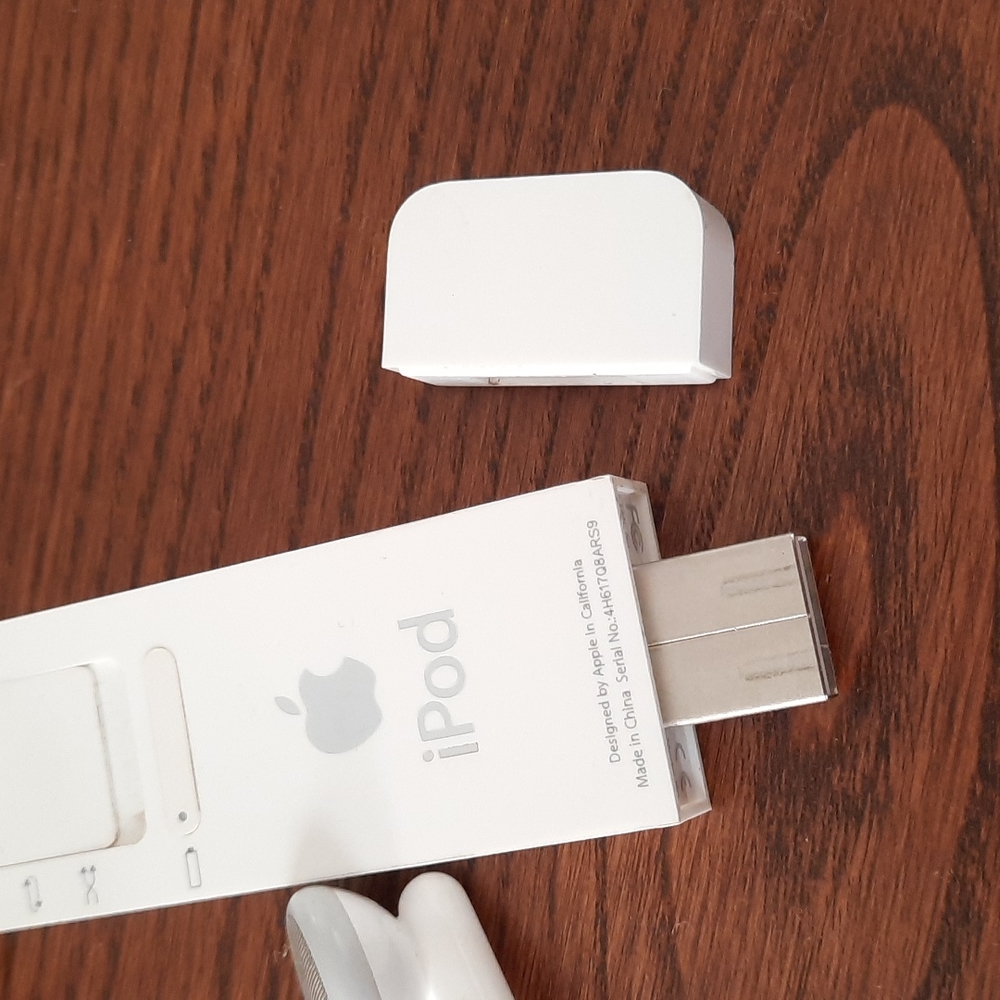 iPod Device - Picture 3 of 5